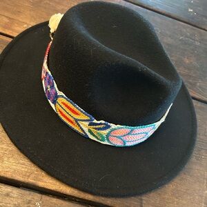 NWT Felt Hat with Peruvian Wool Floral Hatband